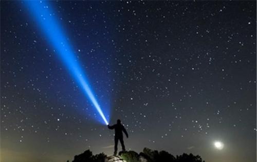 【手電筒】手捧星光，從學會挑選一只手電筒開始